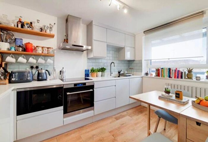 1 Bedroom Flat To Rent In Saltwell Street, East India Dock, Poplar, Westferry, London, E14