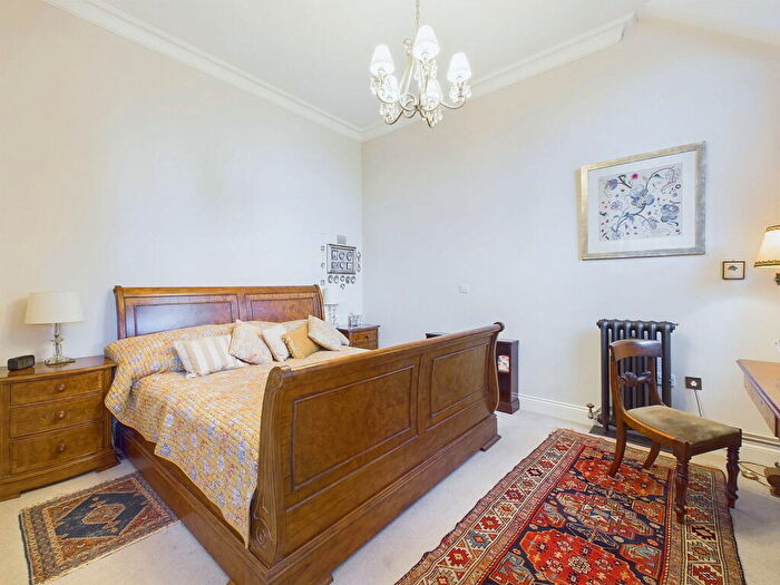 2 Bedroom Duplex For Sale In Stane Street, Billingshurst, West Sussex, RH14