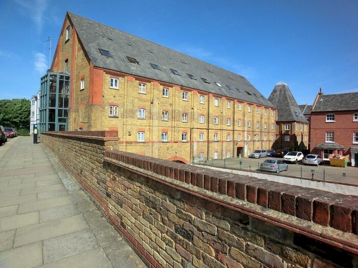 1 Bedroom Flat To Rent In The Maltings, Clifton Road, Gravesend, Kent, DA11