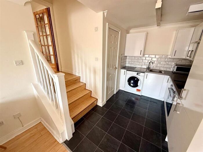 2 Bedroom Flat To Rent In Sterling Court, Newhall Hill, Birmingham, B1