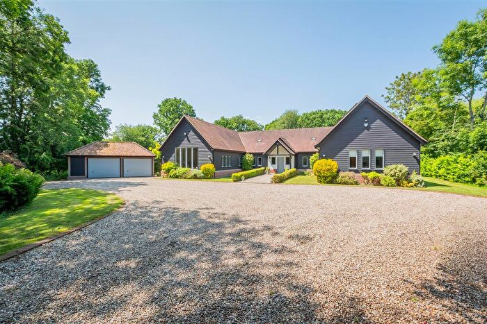 5 Bedroom Detached Bungalow For Sale In Doddinghurst Road, Doddinghurst, Brentwood, CM15