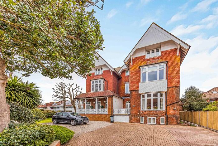 2 Bedroom Apartment For Sale In Craneswater Park, Southsea, PO4