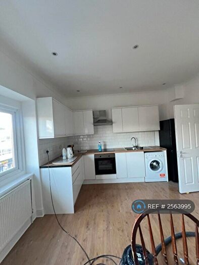 3 Bedroom Flat To Rent In London, London, N13