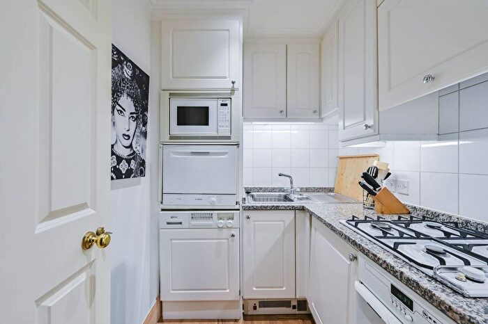 1 Bedroom Flat To Rent In Pall Mall, St James's, London, SW1Y