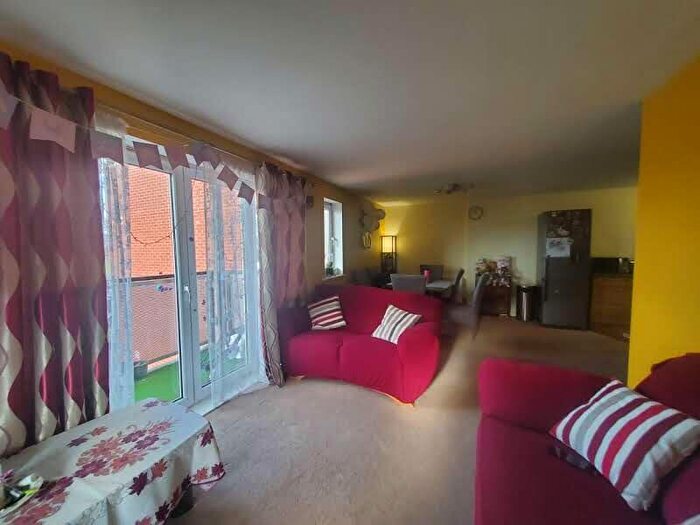 2 Bedroom Flat To Rent In Lorenzo House, Goodmayes, IG3