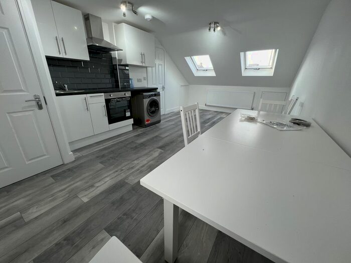 1 Bedroom Flat To Rent In Riley Road, Enfield, EN3