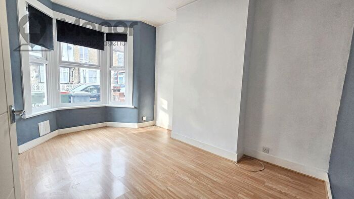 1 Bedroom Flat To Rent In Sherrard Road, Forest Gate, E7