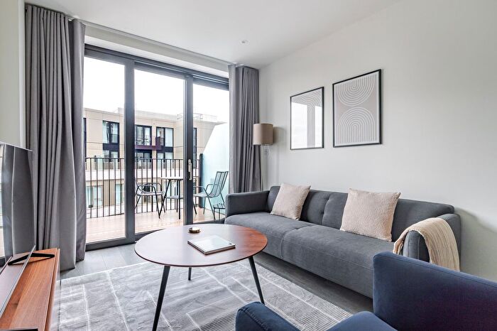 2 Bedroom Flat To Rent In Stratford, E20