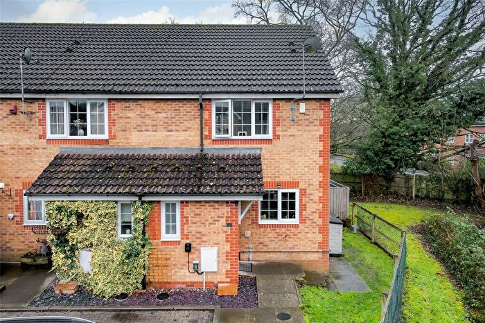 3 Bedroom End Terrace House For Sale In Valley View, Sandhurst, Berkshire, GU47