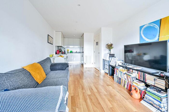 1 Bedroom Flat To Rent In Royal Carriage Mews, Woolwich, London, SE18