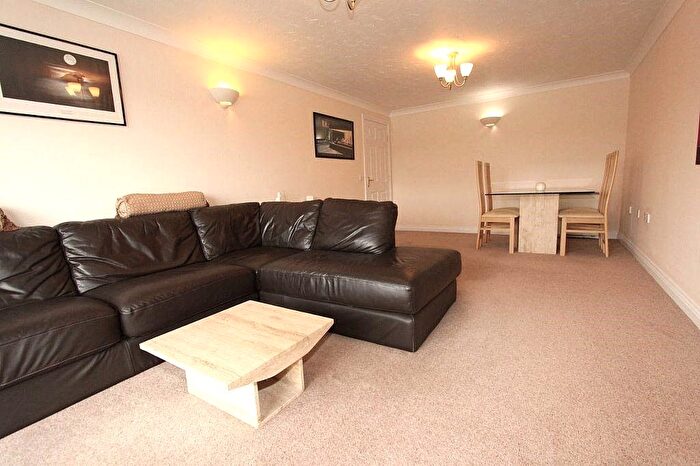 1 Bedroom Flat To Rent In Mountbatten Close, Ashton-On-Ribble, Preston, PR2