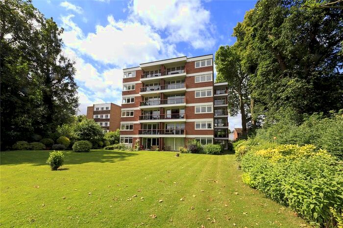 2 Bedroom Flat To Rent In River Reach, Teddington, TW11