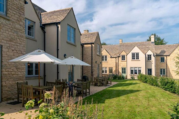1 Bedroom Apartment For Sale In Hawkesbury Place, Fosseway, Stow On The Wold, GL54
