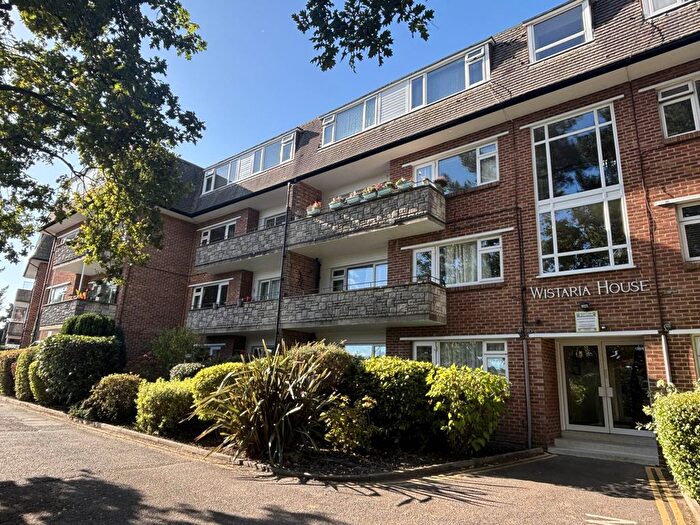 2 Bedroom Flat For Sale In Wistaria House, Redhill, Bournemouth, BH10