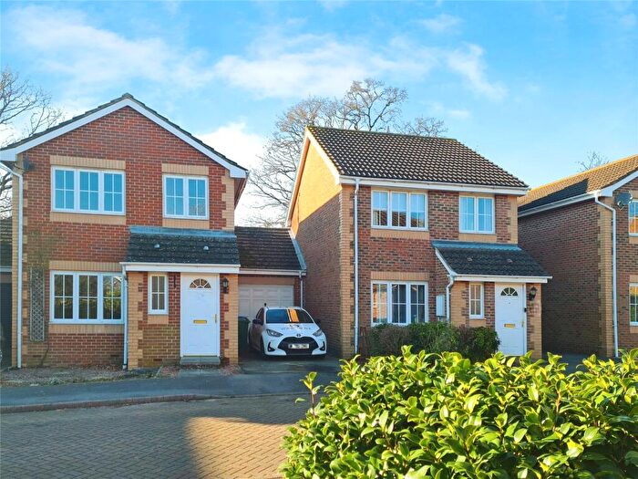 3 Bedroom Detached House To Rent In Little Fox Drive, Park Gate, Southampton, Hampshire, SO31