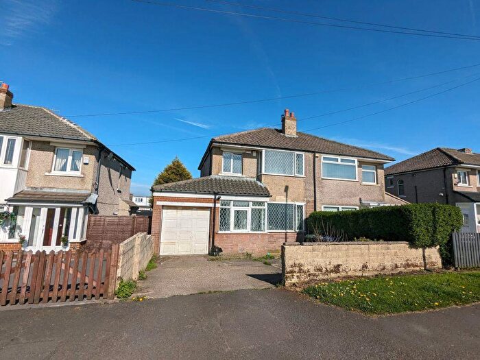 3 Bedroom Semi Detached House For Sale In , Stoneyridge Avenue Bradford, BD9