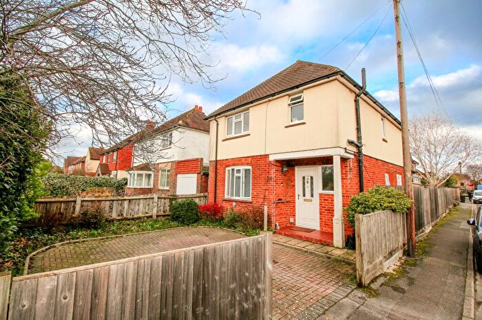 3 Bedroom Detached House To Rent In Bourne Road, Godalming, GU7