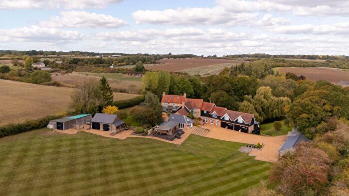 5 Bedroom Detached House For Sale In Eakley Lanes, Stoke Goldington, MK16