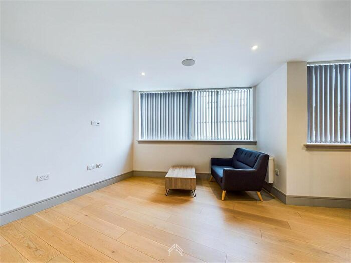 Apartment To Rent In Middlesex House, Edgware, HA8