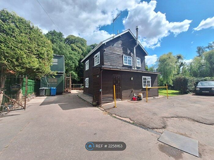 3 Bedroom Detached House To Rent In Bridgnorth Road, Wolverhampton, WV5