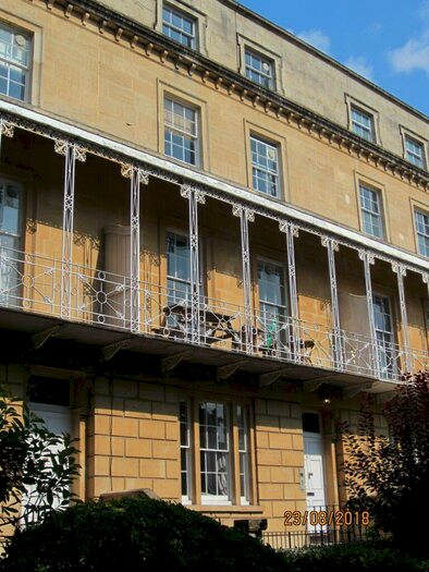 3 Bedroom Flat To Rent In South Parade Mansions, BS8