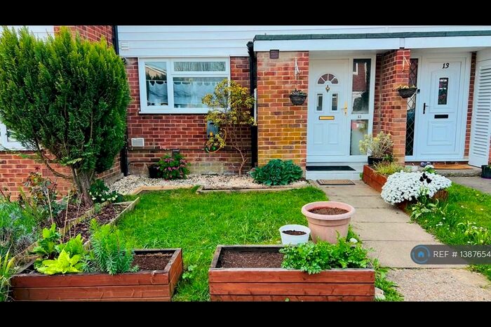 3 Bedroom Terraced House To Rent In Peverells Wood Close, Chandler's Ford, Eastleigh, SO53