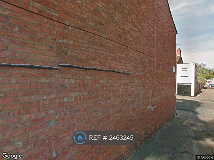 5 Bedroom Terraced House To Rent In Wycliffe Road, Northampton, NN1