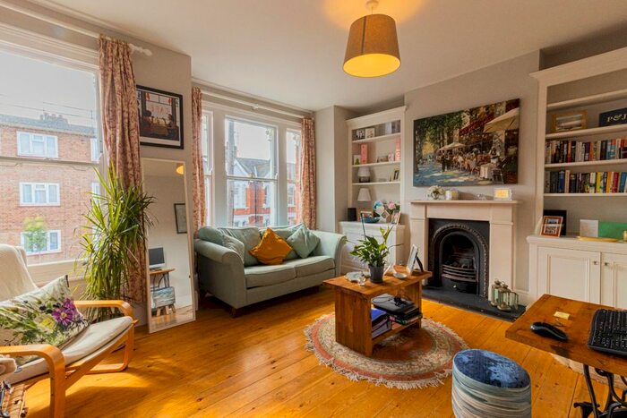 2 Bedroom Flat To Rent In Kent Road, London, W4