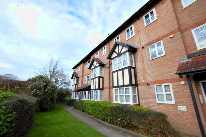 1 Bedroom Flat To Rent In Chadview Court, Chadwell Heath Lane, Chadwell Heath, Romford, RM6