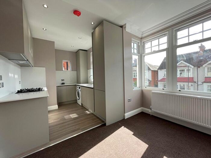 2 Bedroom Maisonette To Rent In Radnor Avenue, Harrow, HA1