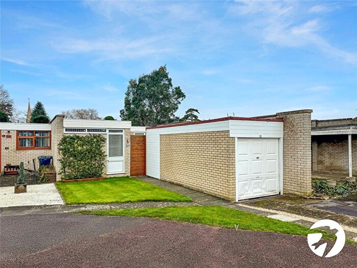 3 Bedroom Bungalow For Sale In Longfield Place, Maidstone, Kent, ME15