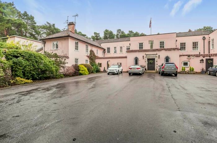 3 Bedroom Flat To Rent In London Road, Sunningdale, Ascot, SL5