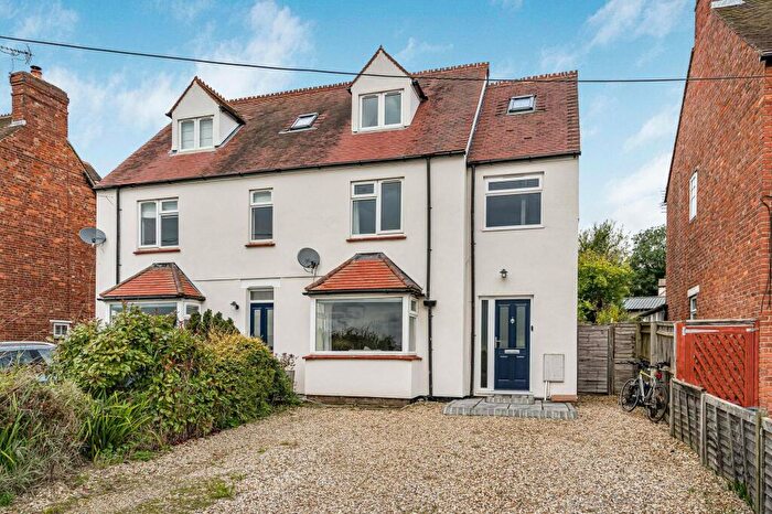 3 Bedroom Semi-Detached House For Sale In Cuddesdon Road, Horspath, OX33