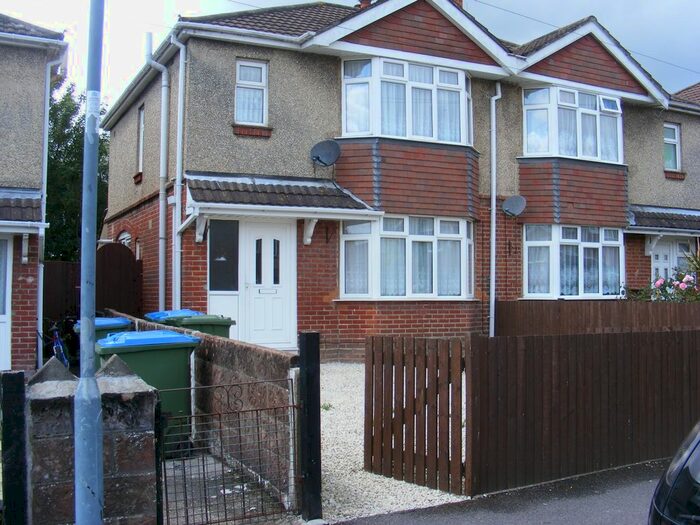 4 Bedroom Property To Rent In Pansy Road, Bassett, Southampton SO16