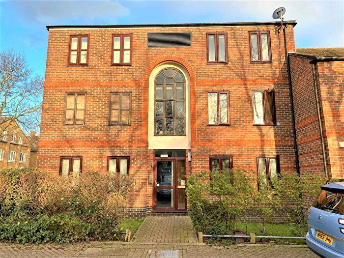 1 Bedroom Flat For Sale In Partridge Square, Beckton, E6