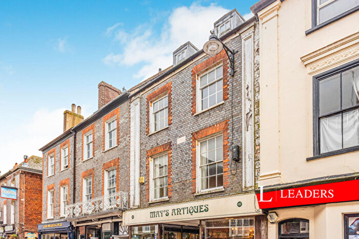 2 Bedroom Flat To Rent In Cliffe High Street, Lewes, East Sussex, BN7