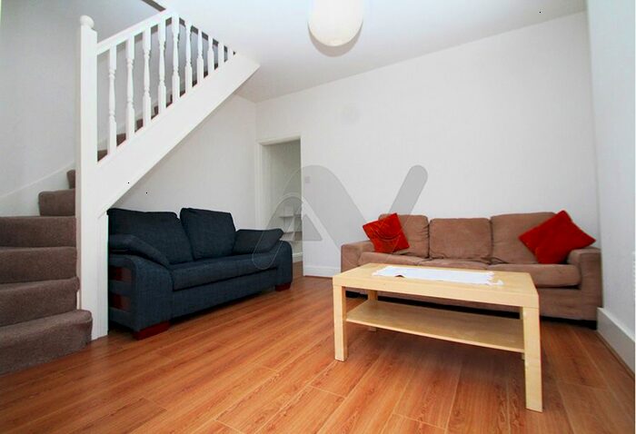 3 Bedroom Terraced House To Rent In Morley Avenue, Wood Green N22