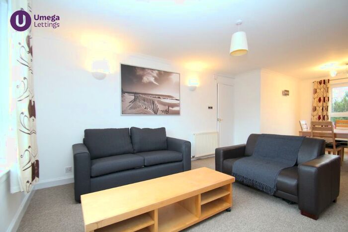 2 Bedroom Flat To Rent In Mearenside, East Craigs, Edinburgh, EH12