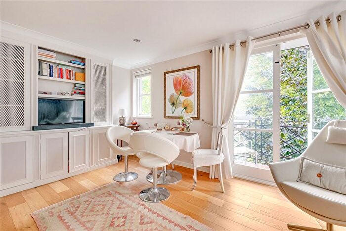 1 Bedroom Flat To Rent In Brompton Park Crescent, London, SW6