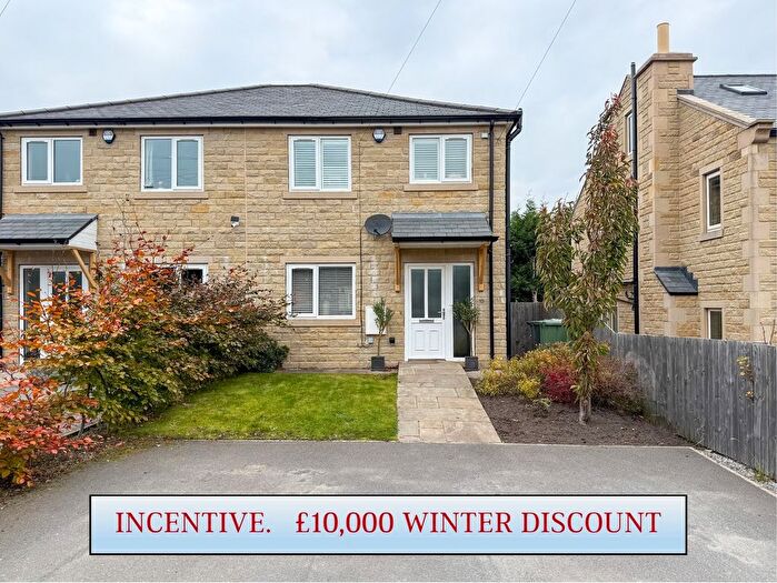 2 Bedroom Semi-Detached House For Sale In Bradshaw Crescent, Honley, Holmfirth, HD9