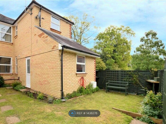 1 Bedroom Flat To Rent In Gammons Lane, Watford, WD24