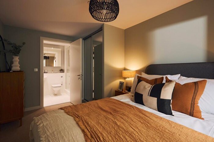 2 Bedroom Apartment To Rent In Chapel Wharf, Manchester, M3