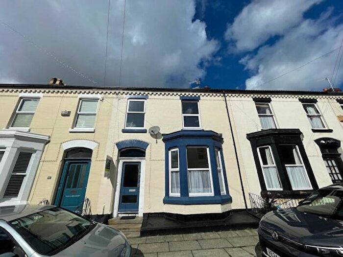 4 Bedroom Semi-Detached House To Rent In Allington, L17