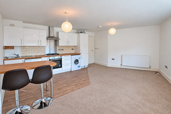 2 Bedroom Flat To Rent In Napier Road, Bromley, BR2