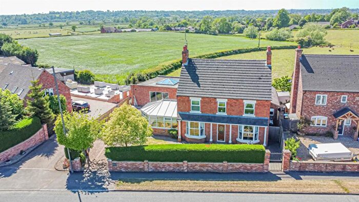 5 Bedroom Detached House For Sale In Derby Road, Doveridge, Derbyshire, DE6