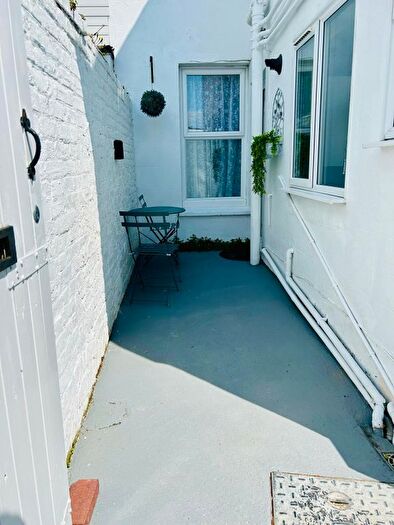 1 Bedroom Flat For Sale In London Road, Bognor Regis, PO21