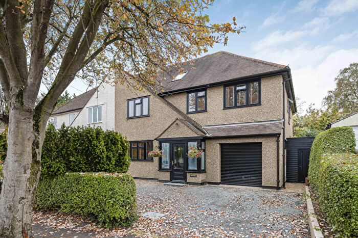 6 Bedroom Semi-Detached House For Sale In Hillview Road, Orpington, BR6