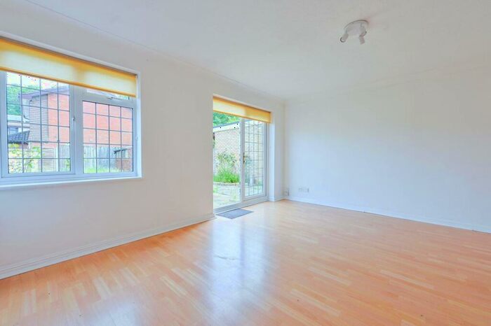 4 Bedroom Detached House To Rent In Chertsey, Surrey, , Chertsey, KT16