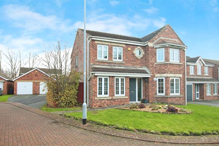 4 Bedroom Detached House For Sale In Castle Lodge Garth, Rothwell, Leeds, LS26