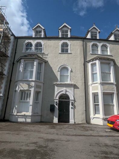 1 Bedroom Apartment To Rent In Augusta Street, Llandudno, LL30